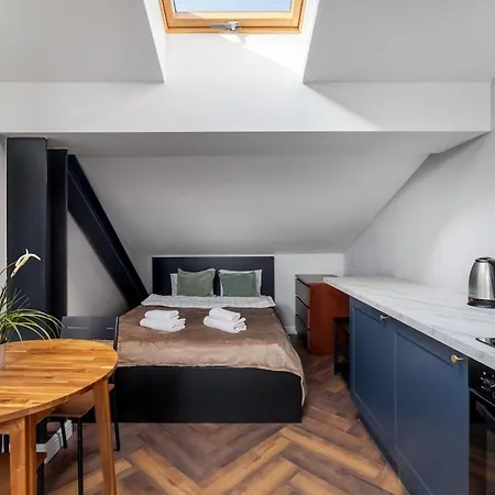 Close- Golden - Old Town - Marcinkowskiego #1 *