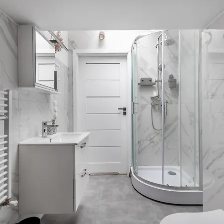 Close- Golden - Old Town - Marcinkowskiego #1