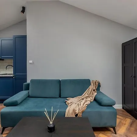 Close- Golden - Old Town - Marcinkowskiego #1 *