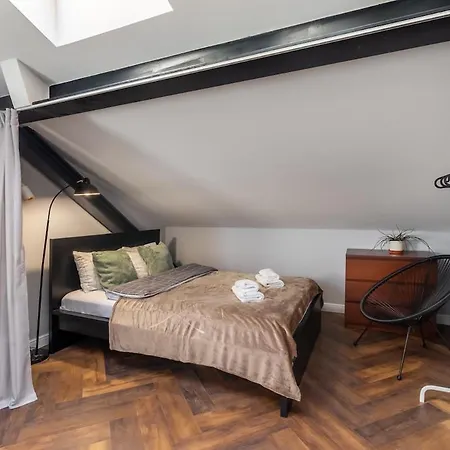 Close- Golden - Old Town - Marcinkowskiego #1 *