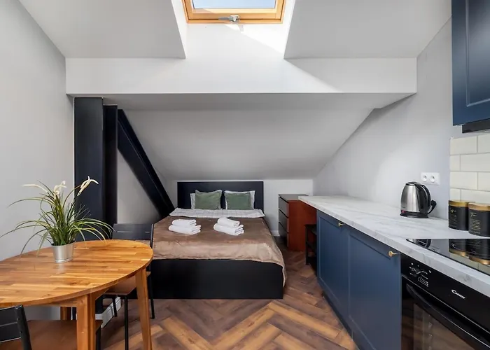 Close- Golden - Old Town - Marcinkowskiego #1 *